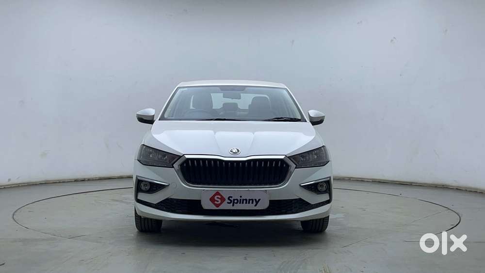 Skoda Slavia Ambition 1.0l Tsi At, 2022, Petrol
