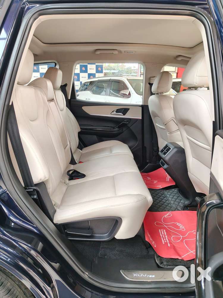 Mahindra Xuv700 2.0 Ax 7 Petrol At Luxury Pack Str, 2024, Petrol