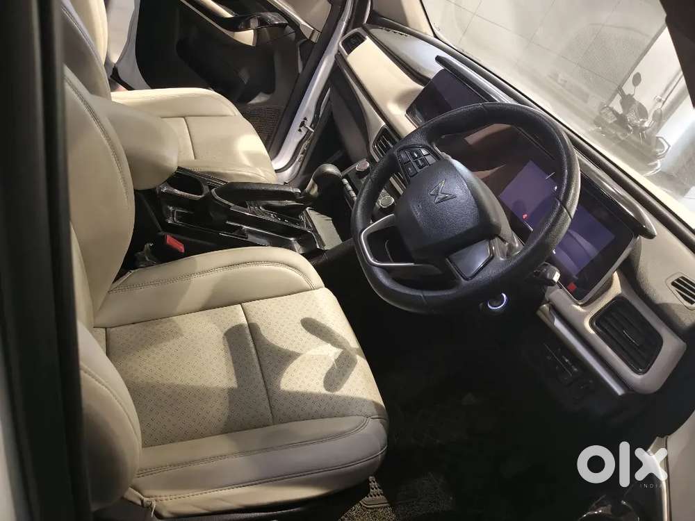 Mahindra Xuv700 Ax5 Model 2022 Diesel Automatic Driver 35000