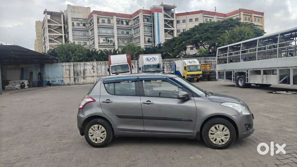 Maruti Suzuki Swift Vxi + Manual, 2013, Petrol