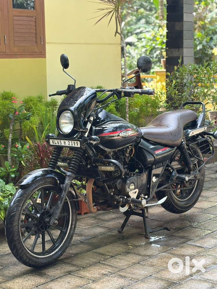 Avenger 220 Street 2016