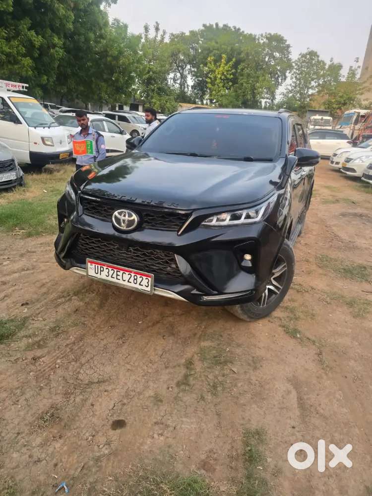Toyota Fortuner Legender 2012 Petrol