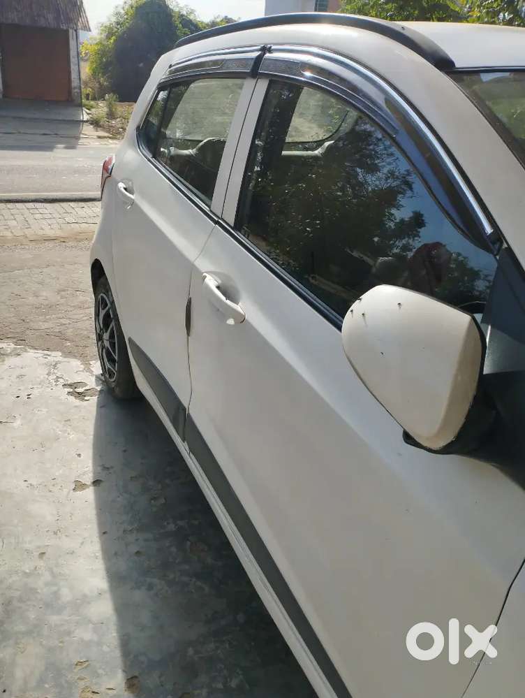 Hyundai Grand I10 2015 Diesel Well Maintained