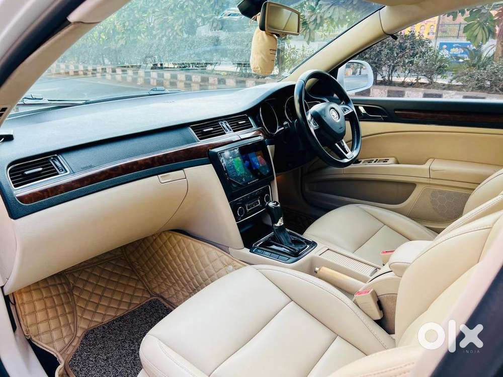 Skoda Superb 2015 Petrol 76000 Km Driven