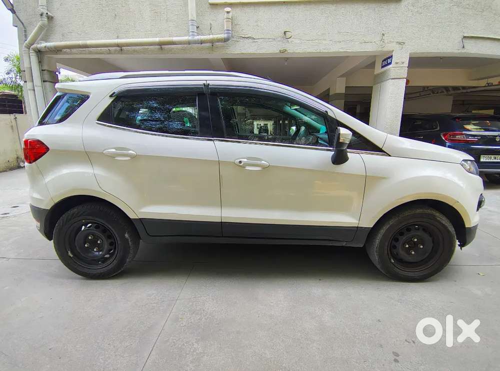 Ford Ecosport 2015 Petrol Well Maintained And Less Used