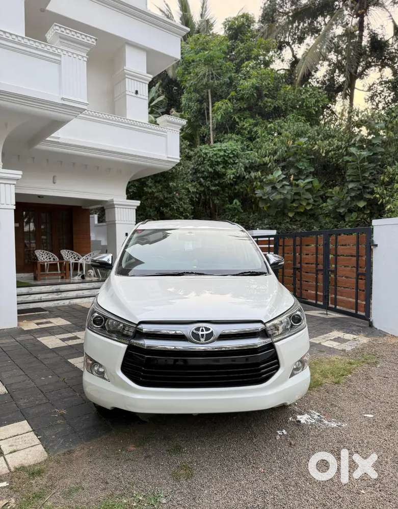 Toyota Innova Crysta 2.8z Automatic