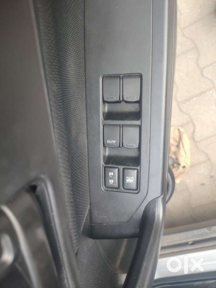 Maruti Suzuki Vitara Brezza 1.5 Vxi At, 2021, Petrol