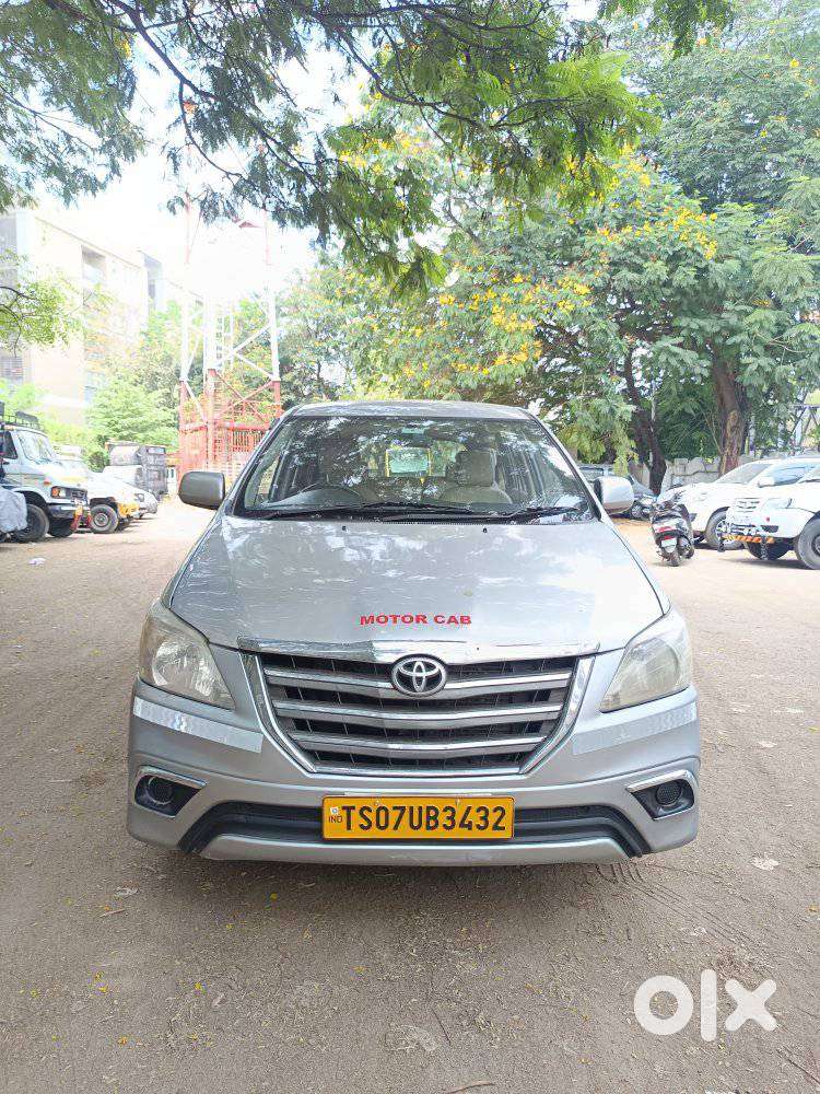 Toyota Innova 2.5 G (diesel) 8 Seater Bs Iv, 2015, Diesel