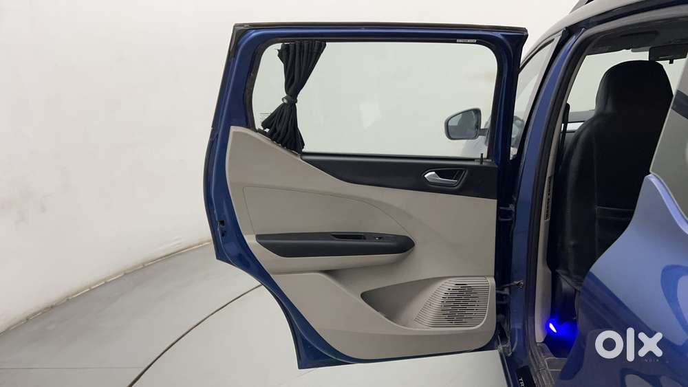 Renault Triber Rxz, 2022, Petrol