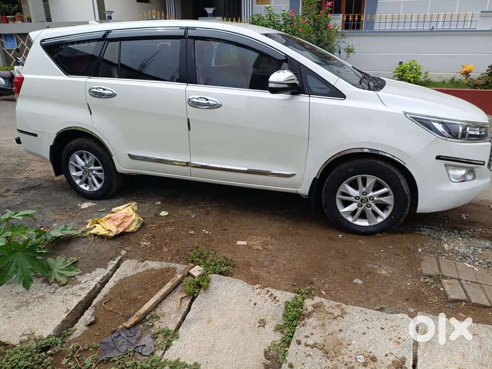 Toyota Innova Crysta 2.4 V, 2016, Diesel