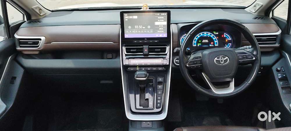 Toyota Innova Hycross 2.0 Zx Hybrid 7 Str, 2023, Petrol