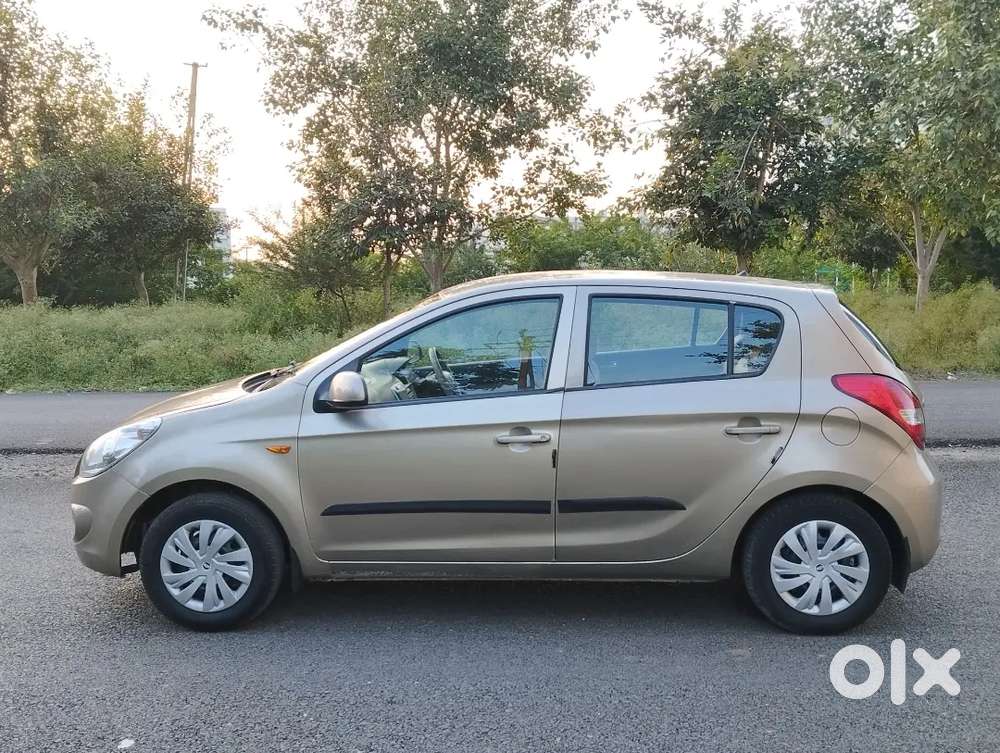 Hyundai I20 2010 Cng & Hybrids 98000 Km Driven