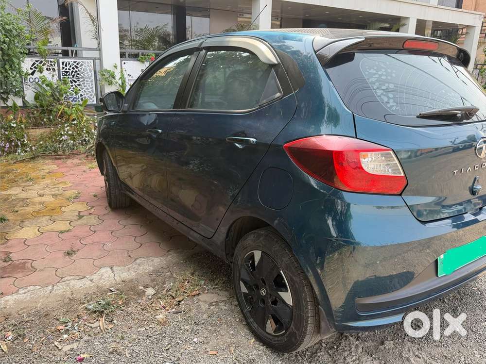 Top Variant With Premium Features And Excellent Driving Condition.