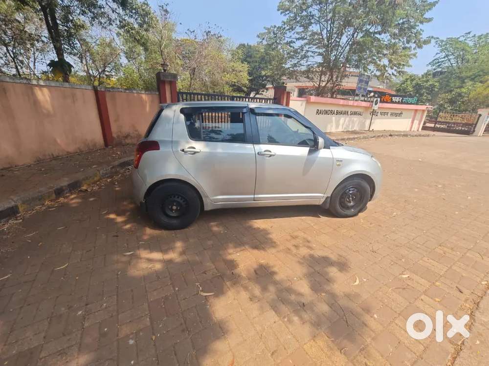 Maruti Suzuki Swift 2009 Diesel 132000 Km Driven