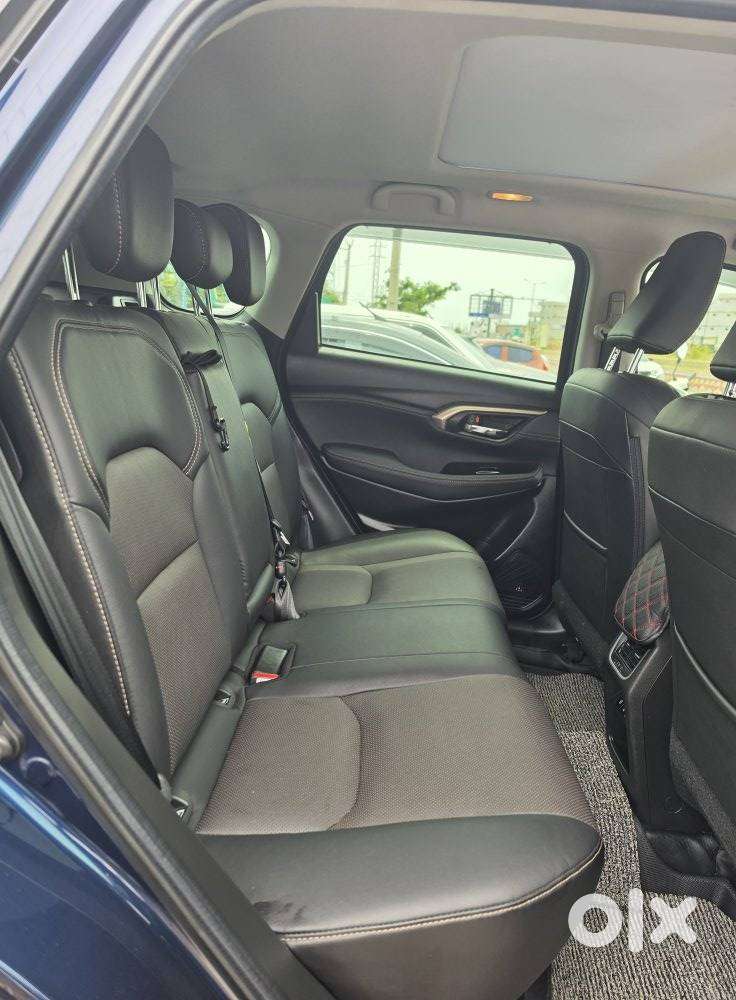 Maruti Suzuki Grand Vitara 1.5 Alpha Plus Dual Tone Intelligent Hybr..