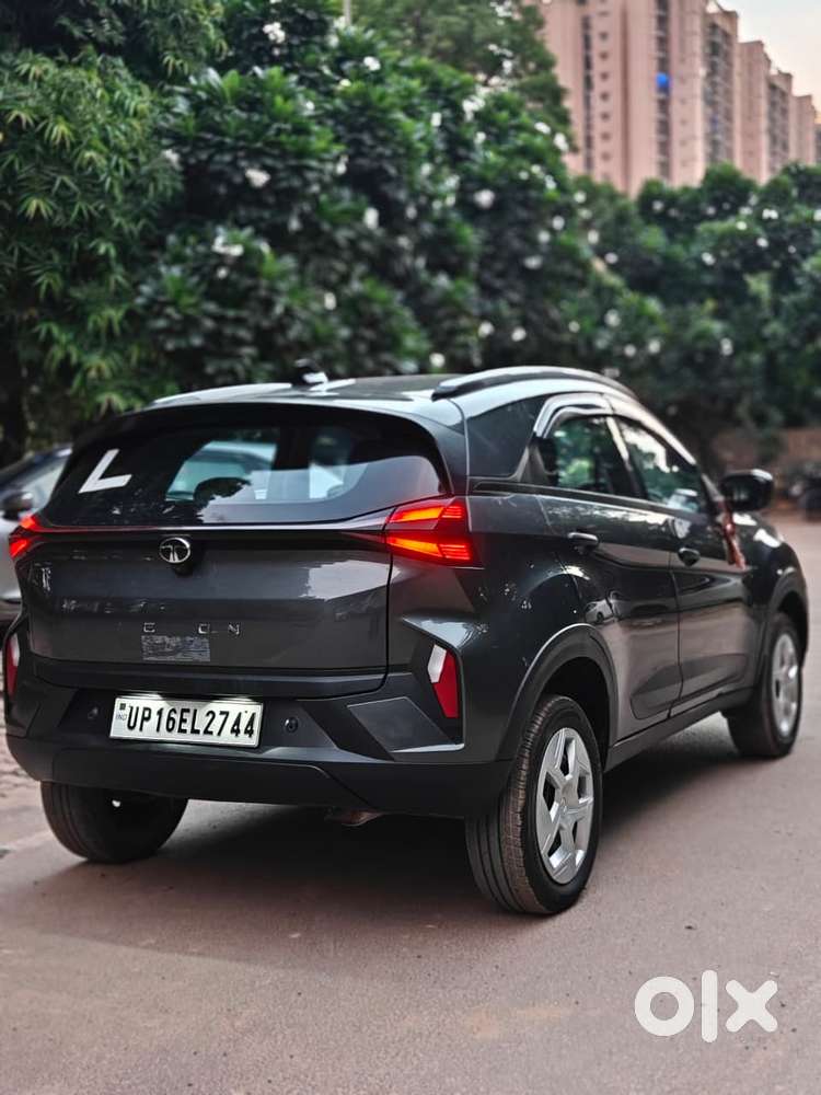 Tata Nexon Smart Plus1.2 Revotron Petrol 5 Mt, 2024, Petrol