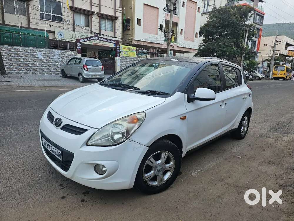 Hyundai I20 2012-top End