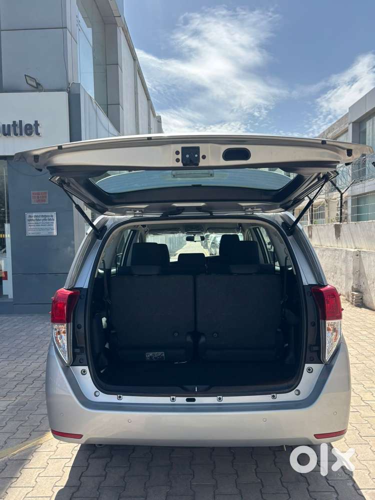 Toyota Innova Crysta [2020-ongoing] 2.4 Vx 8 Str, 2023, Diesel