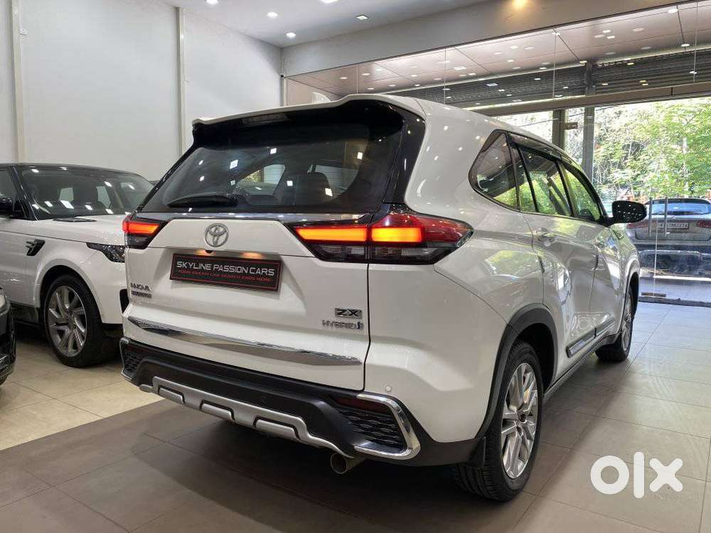 Toyota Innova Hycross 2.0 Zx Hybrid 7 Str, 2023, Petrol