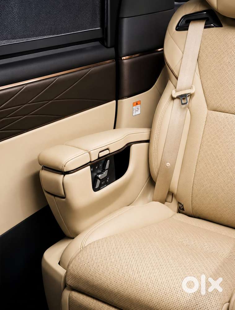 Toyota Vellfire Vip – Executive Lounge, 2024, Petrol