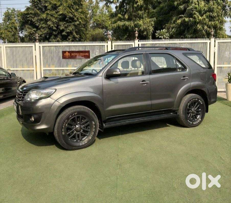 Toyota Fortuner 3.0 4x2 Automatic, 2012, Diesel