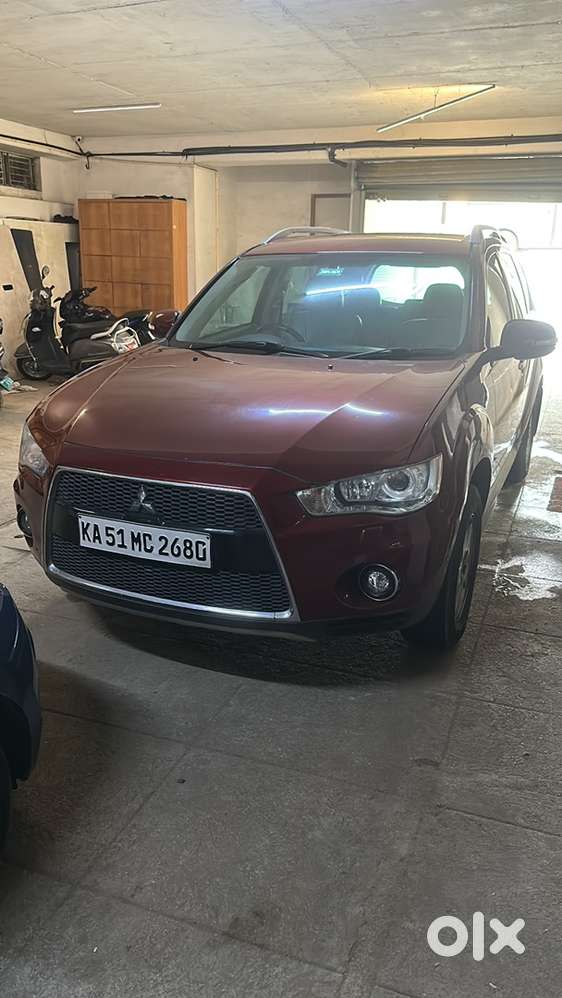 Mitsubishi Outlander Petrol 2012