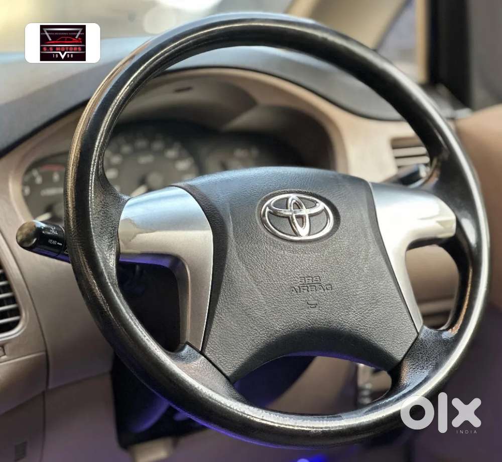 Toyota Innova 2.5 G (diesel) 8 Seater Bs Iv, 2015, Diesel