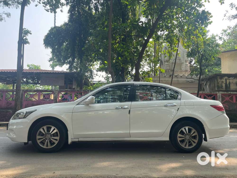 Honda Accord 2.4 Elegance Manual, 2013, Cng & Hybrids