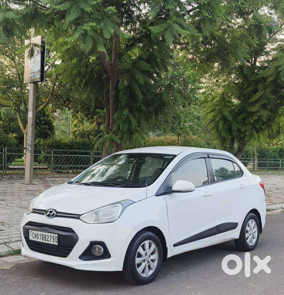 Hyundai Xcent 1.2l Kappa Dual Vtvt 5-speed Manual Base, 2015, Petrol