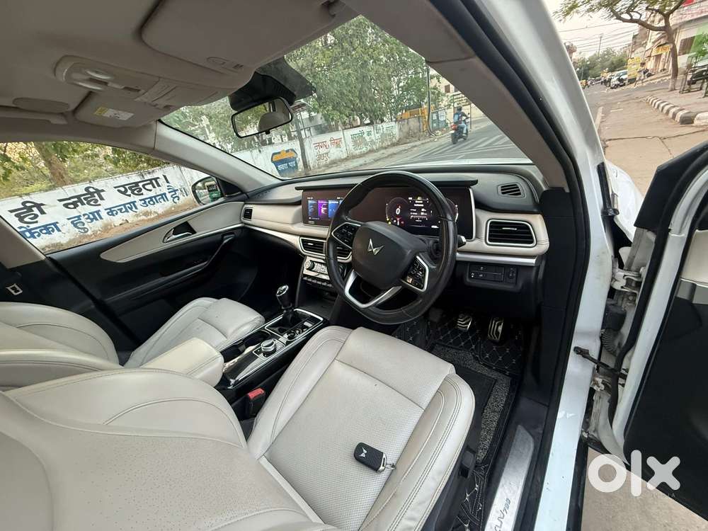 Mahindra Xuv700 Ax7 Luxury Pack Awd, 2022, Diesel