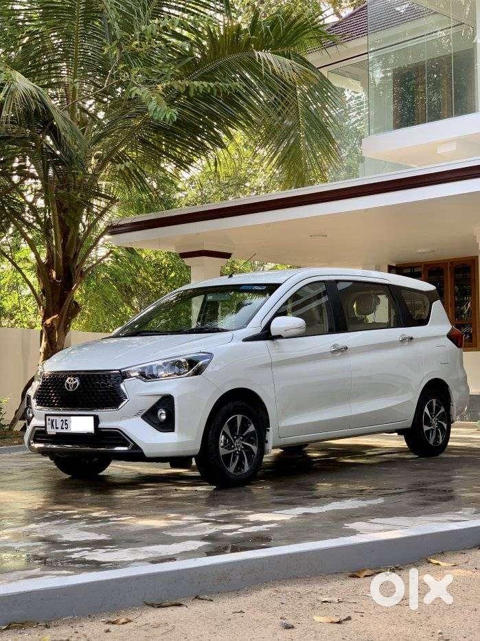 Toyota Rumion V Mt, 2025, Petrol