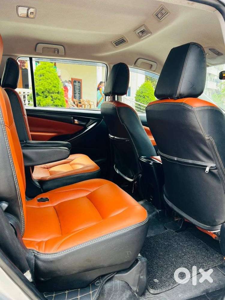 Toyota Innova Crysta 2.4 G Mt 7 Str, 2017, Diesel