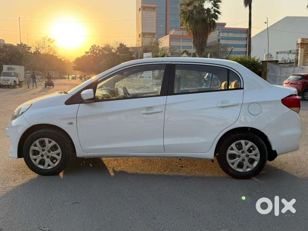 Honda Amaze 2015 Petrol Well Maintained