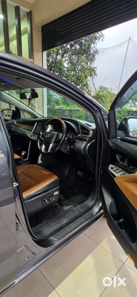 Toyota Innova Crysta 2.8z Automatic, 2016, Diesel
