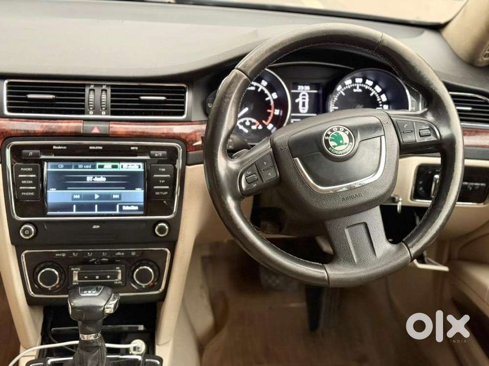 Skoda Superb 2012 Petrol 65000 Km Driven