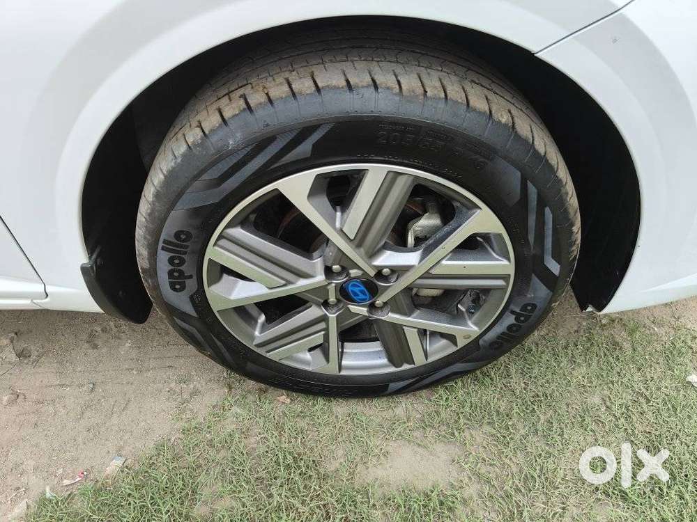 Hyundai Verna 1.5 Sx (o) Vtvt, 2024, Petrol