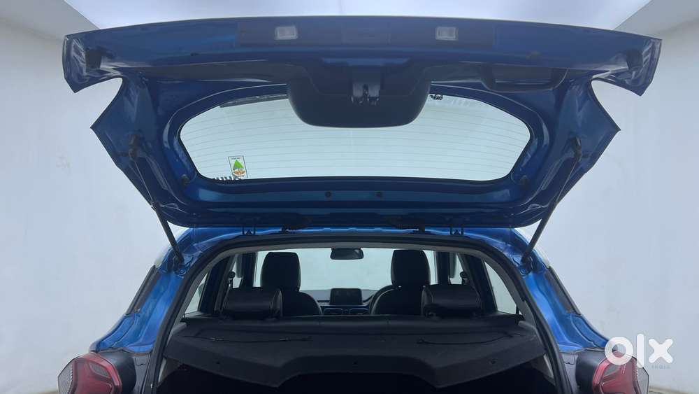 Tata Punch 1.2 Revotron Creative Amt Dual Tone, 2022, Petrol