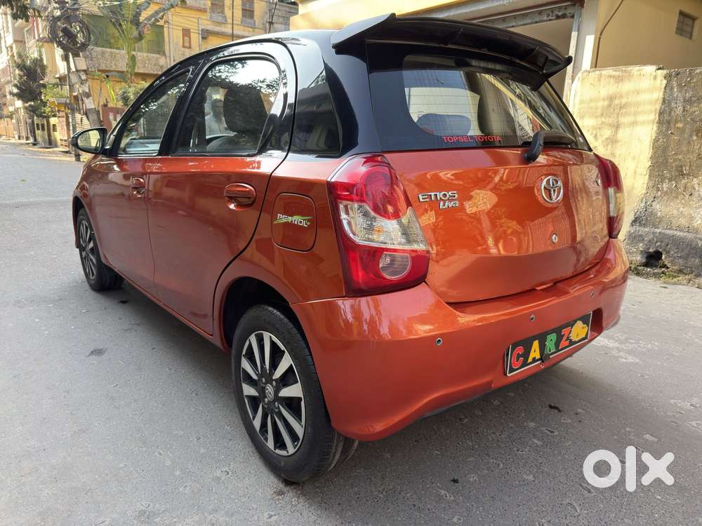 Toyota Etios Liva V Dual Tone, 2018, Petrol