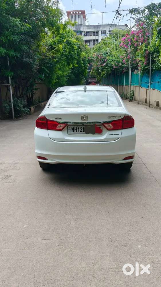Honda City Petrol Topend Model Sanroof