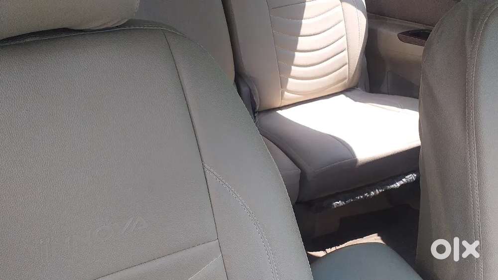 Toyoto Innova White Color