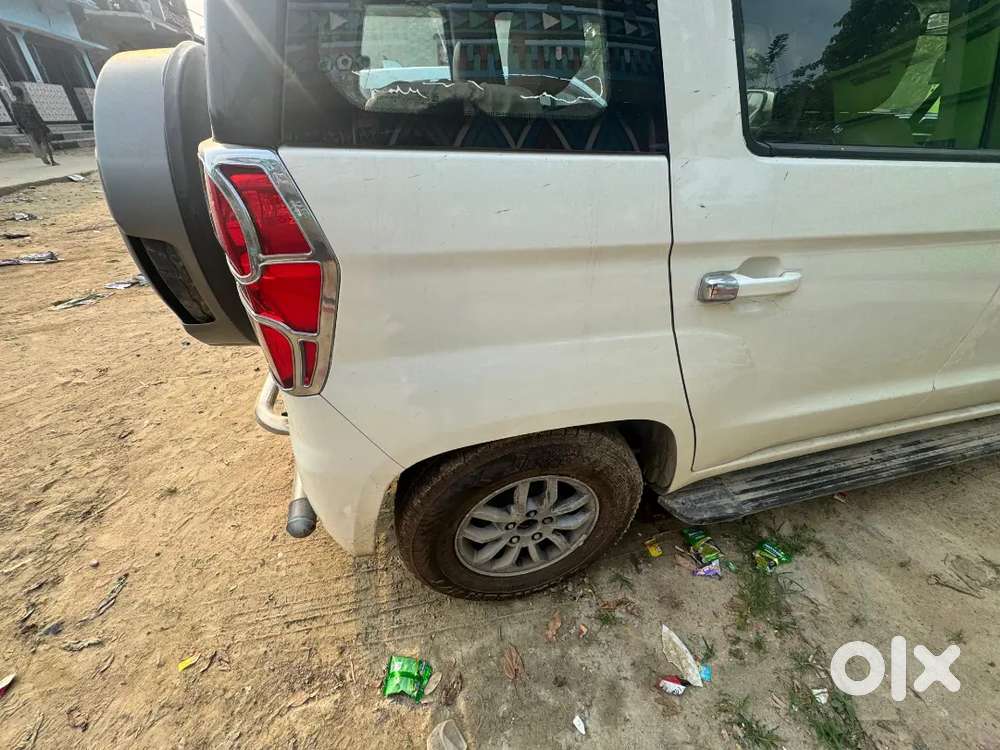 Mahindra Tuv 300 2018