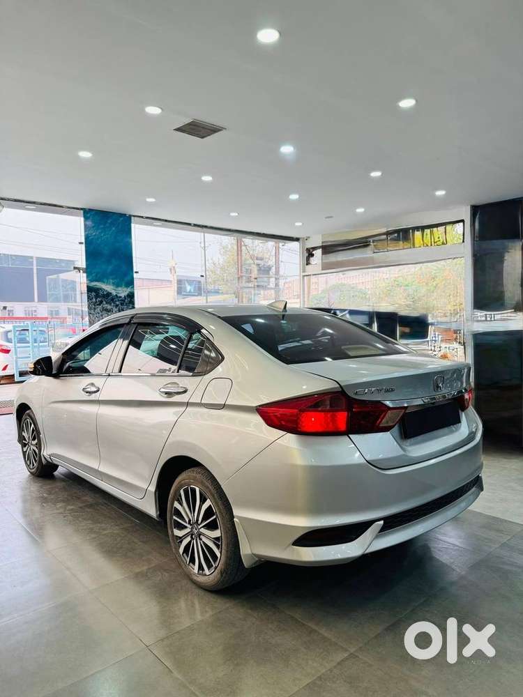 Honda City 2017 Top Model Sunroof.