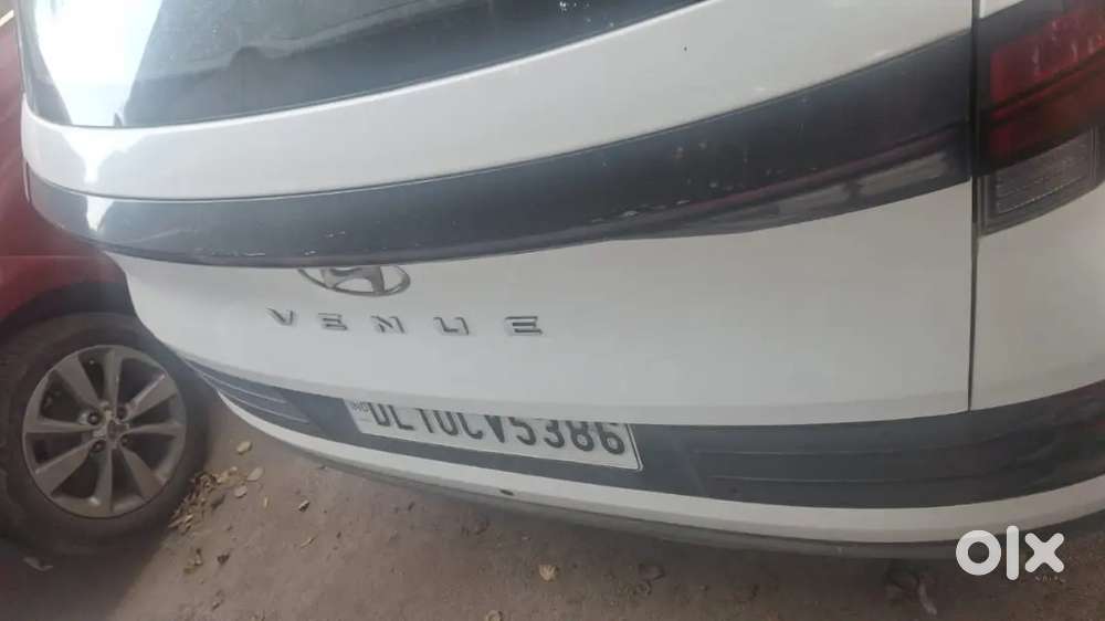 Hyundai Venue 2023 Petrol 24000 Km Driven