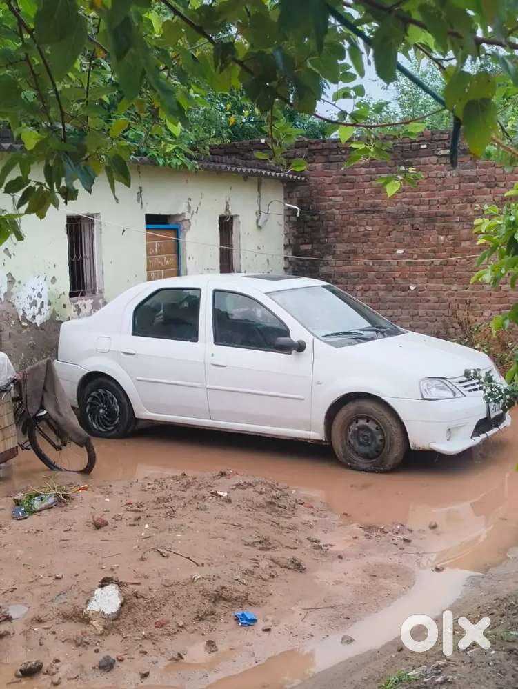 Mahindra Renault Logan 2008