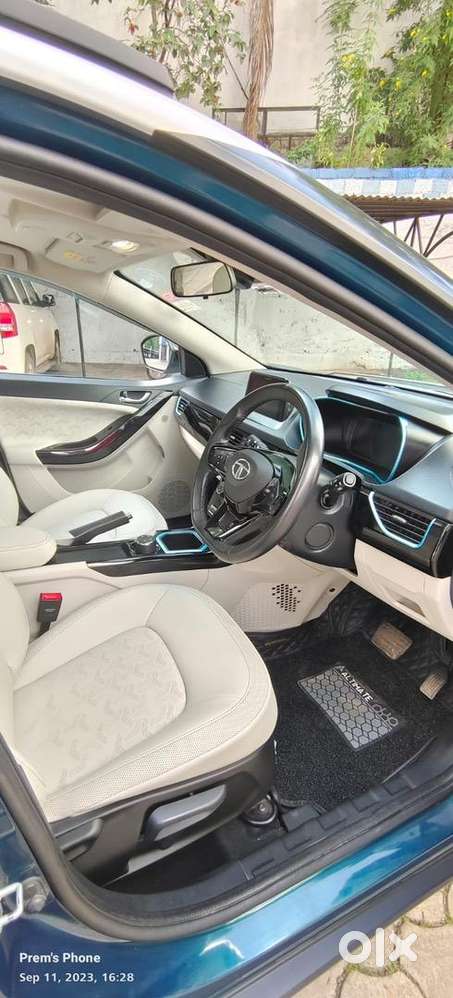 Tata Nexon Ev Xz Plus Lux (sunroof)