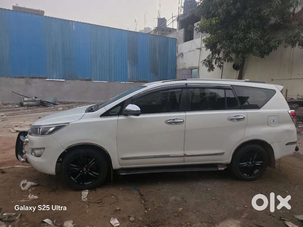 Toyota Innova Crysta 2019 2.4z