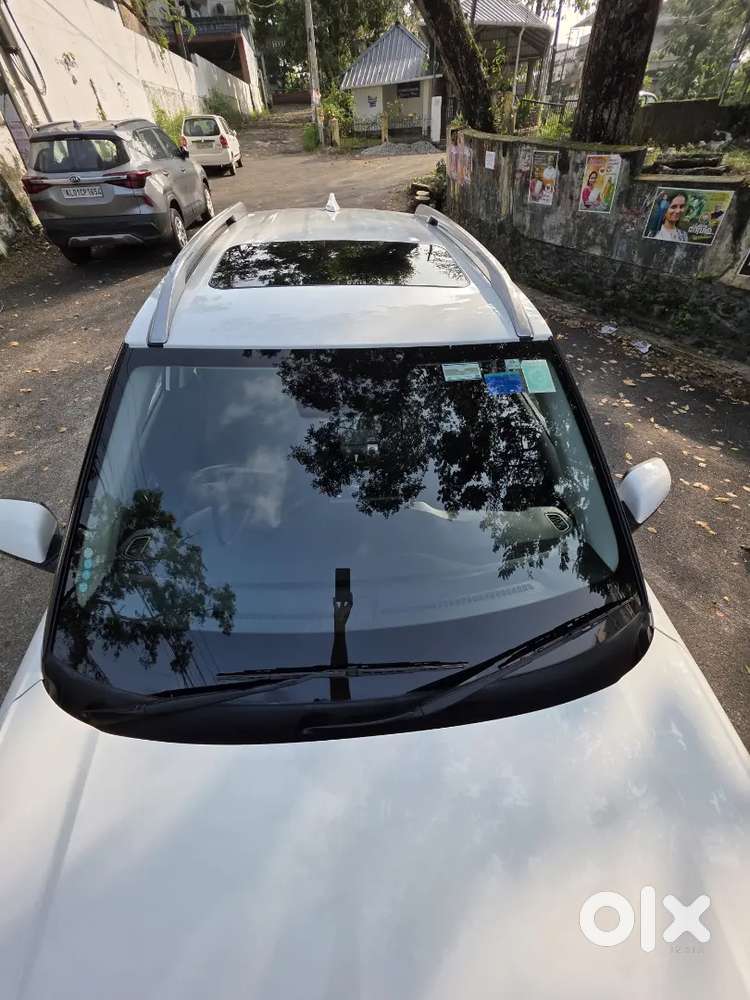 Well Maintained Hyundai Venue 2022 Turbo Petrol Under Company Warranty