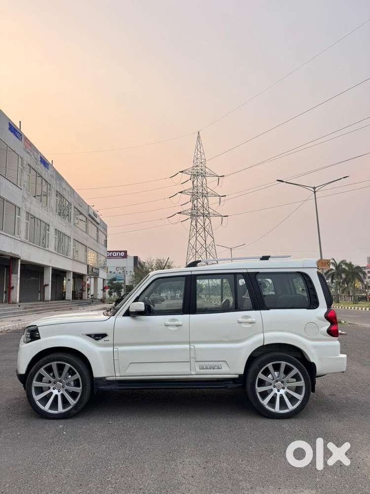 Mahindra Scorpio Classic, 2020, Diesel