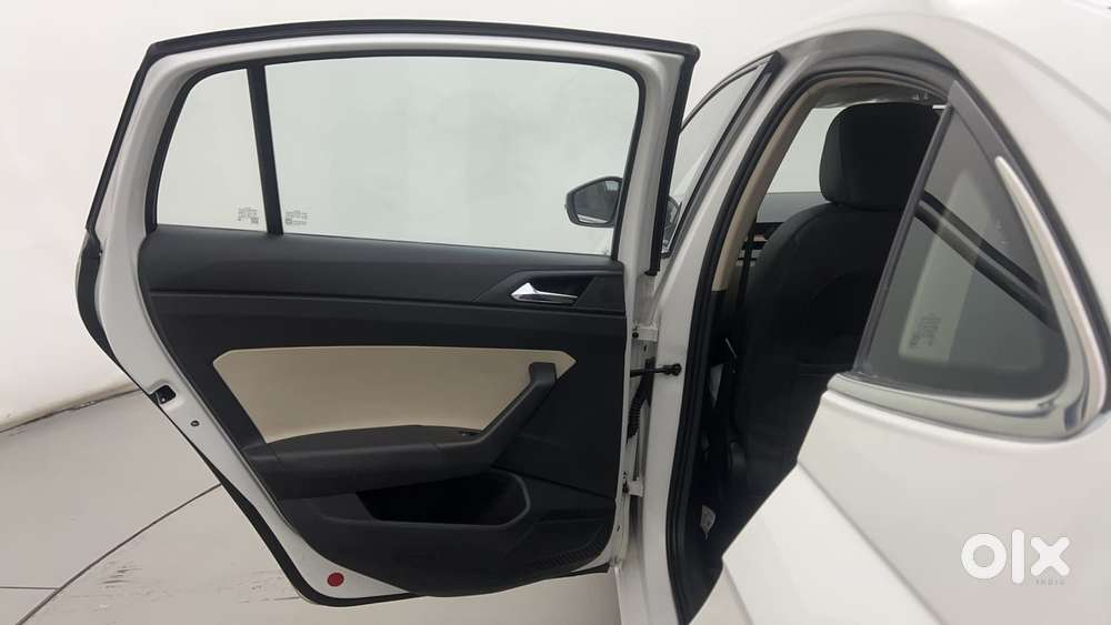 Skoda Slavia Style 1.0l Tsi At, 2022, Petrol