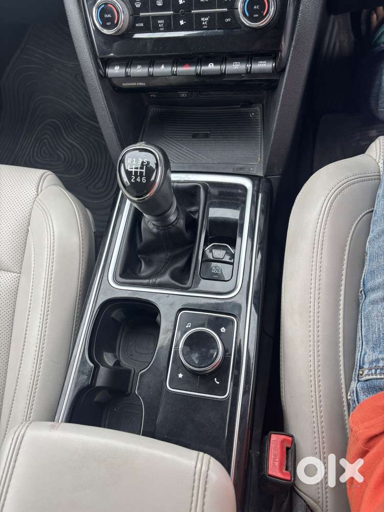 Mahindra Xuv700 2.2 Ax 7 Diesel Mt Luxury Pack Str, 2023, Diesel